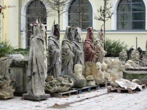 horned statues in Prague